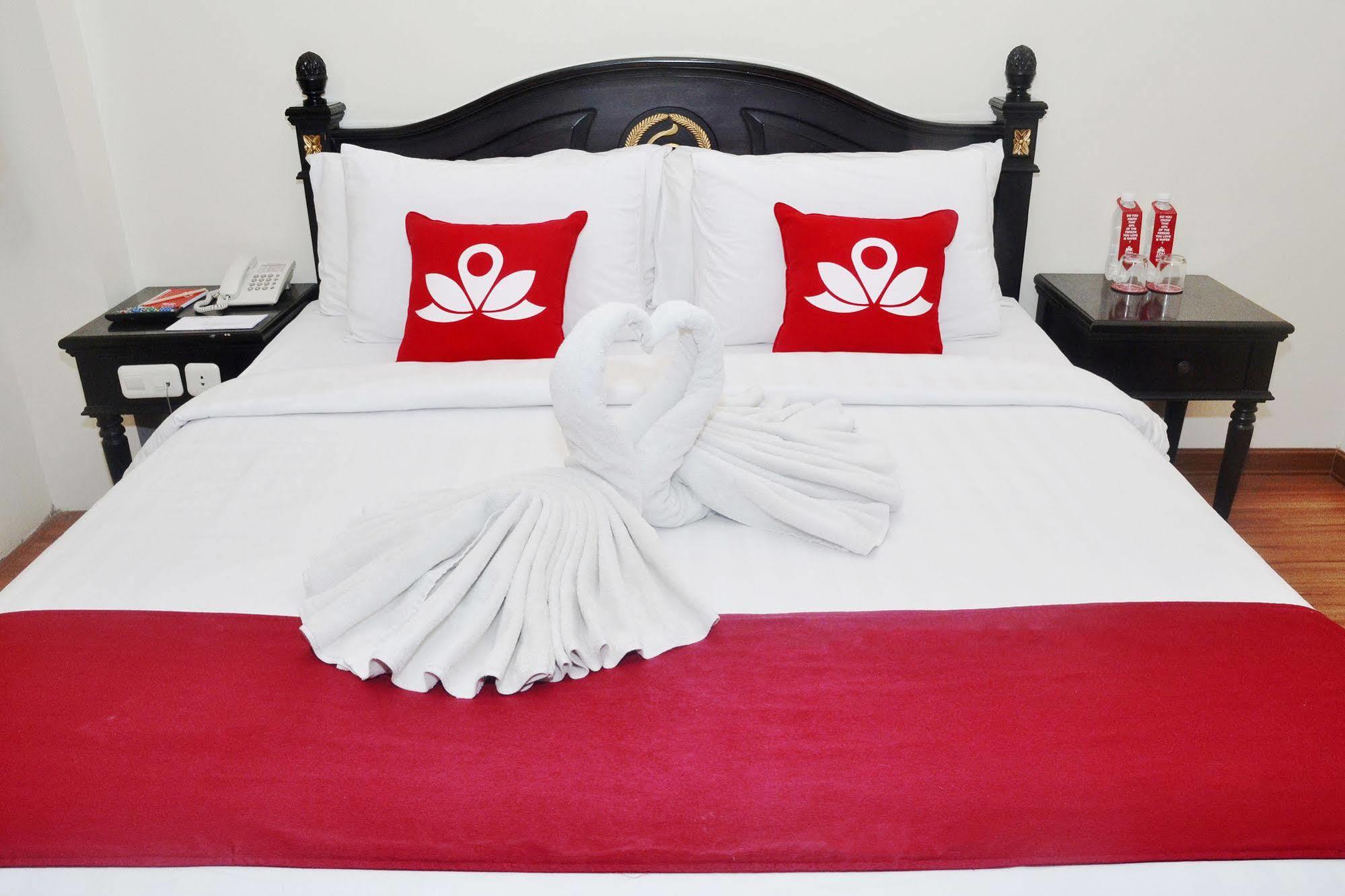 Zen Rooms Sultan Iskandar Muda Surabaya Bagian luar foto