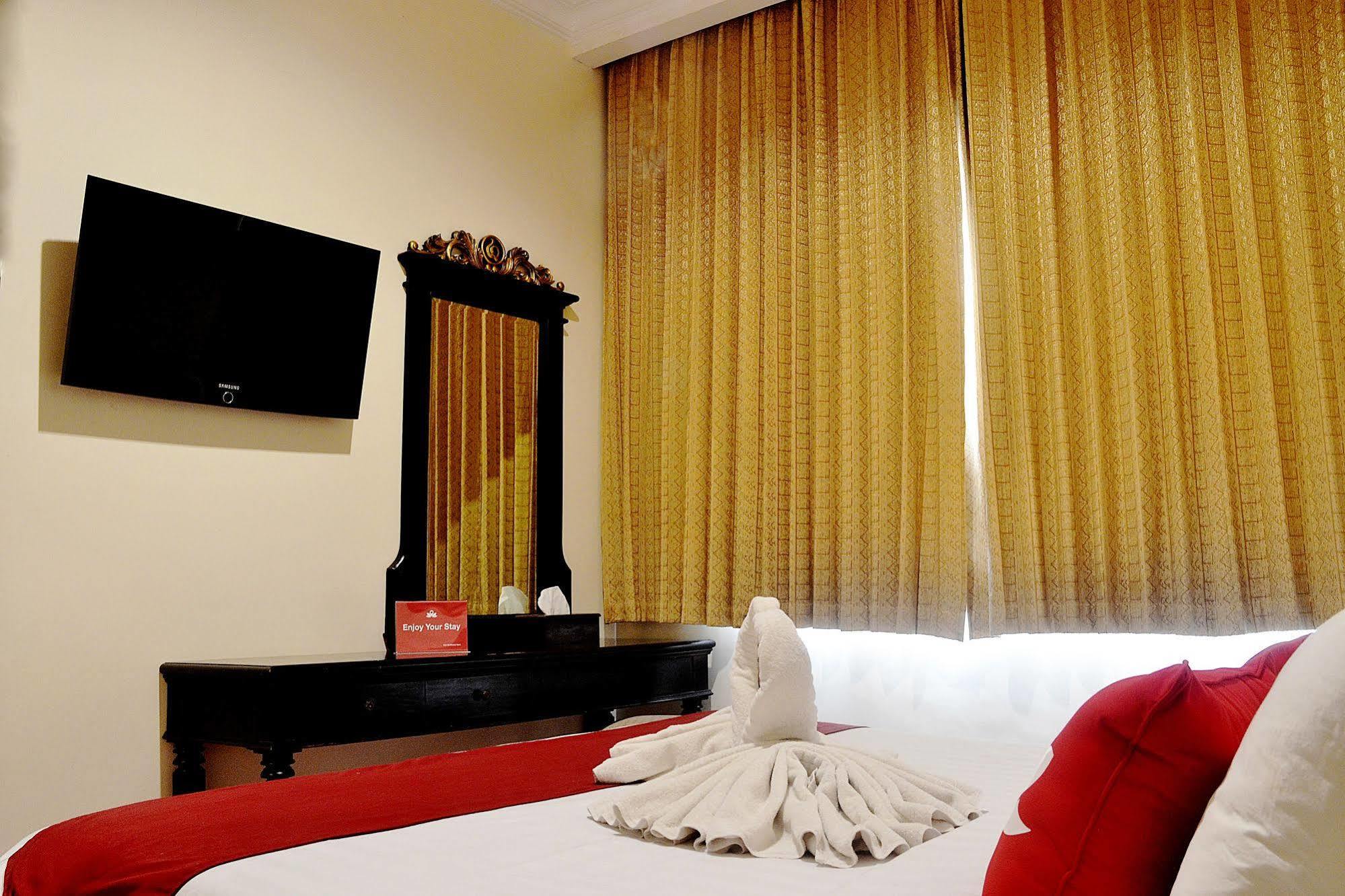 Zen Rooms Sultan Iskandar Muda Surabaya Bagian luar foto