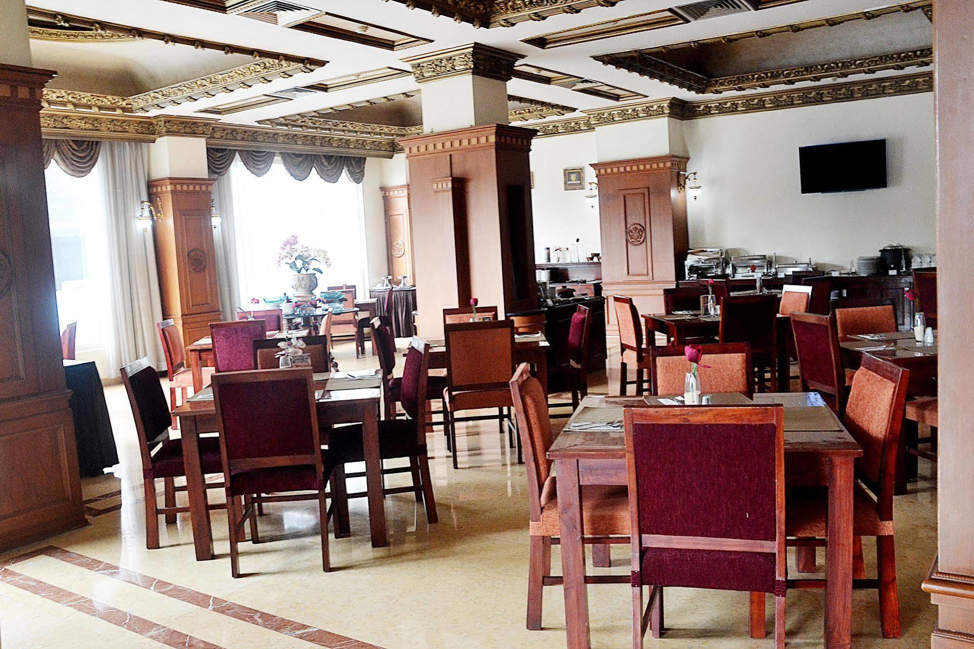 Zen Rooms Sultan Iskandar Muda Surabaya Bagian luar foto