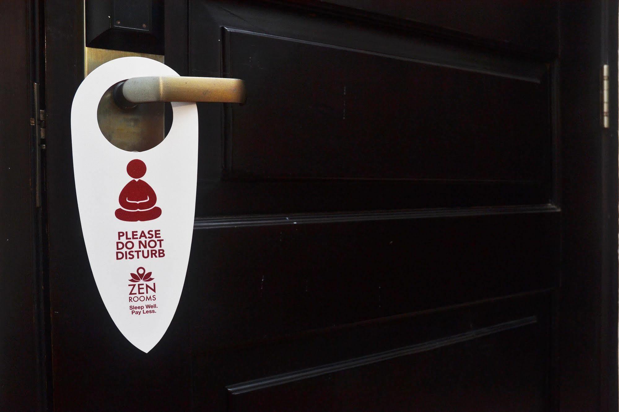 Zen Rooms Sultan Iskandar Muda Surabaya Bagian luar foto
